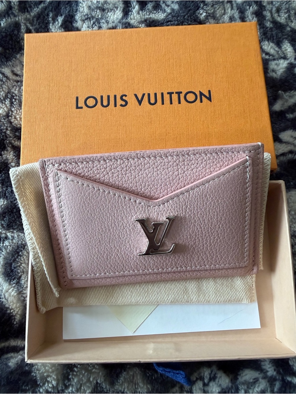 Louis Vuitton Capucines Blush Pink Leather Card Case with Silver LV - LIKE NEW!